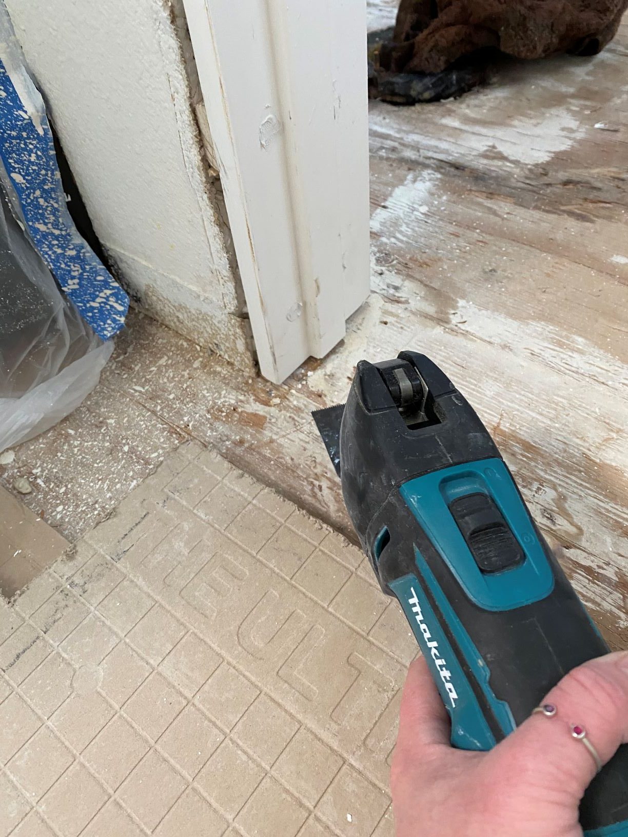 Floor Tile Part 1: Installing Cement Backer Board : Handy ... (676 x 901 Pixel)